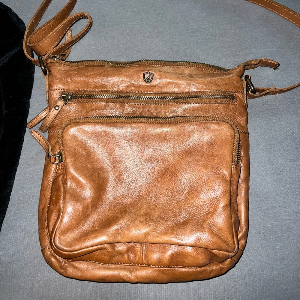 Cochoa leather crossbody